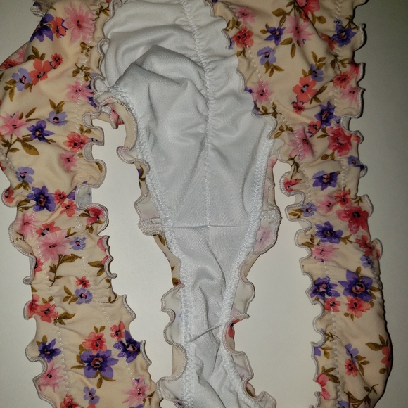 Shade & Shore Swimsuit Tan w/Flowers - Picture 4 of 12